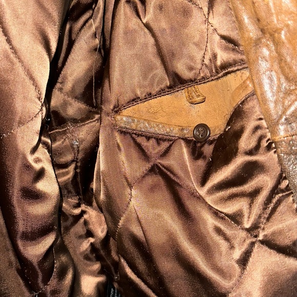 SOLD 💕Vintage Rage Distressed Leather Bomber Jacket - Picture 6 of 13